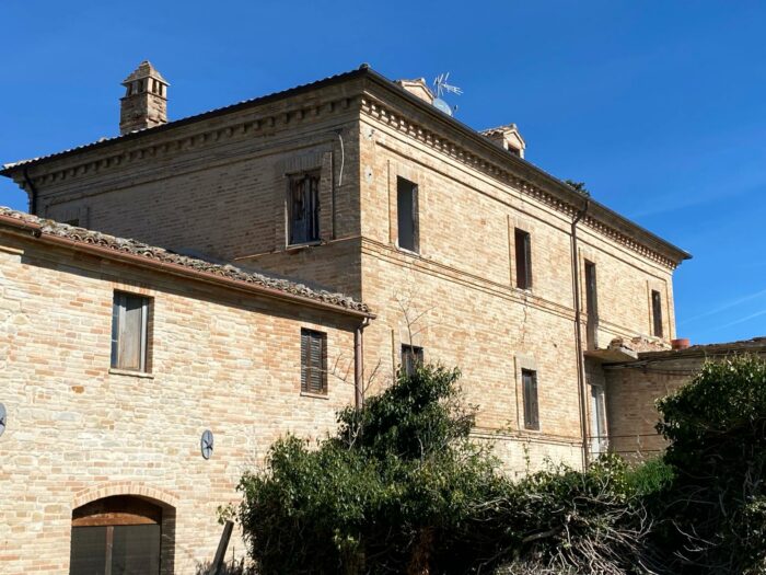 Monteleone di Fermo (FM) – Villa Felice