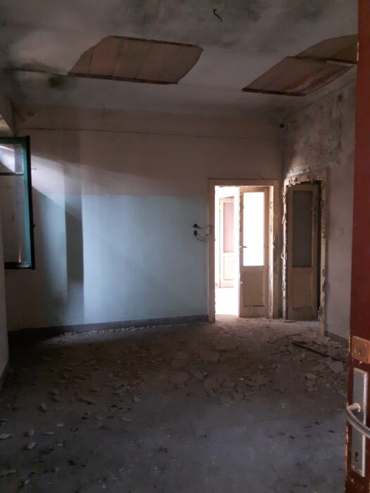 Castiglione Olona (VA) – Residential building with storage room and business premises