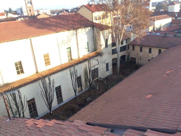 Castiglione Olona (VA) – Residential building with storage room and business premises