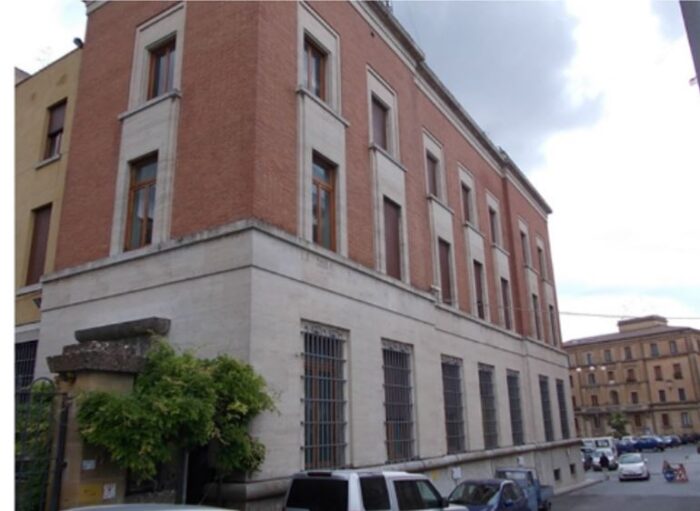 ENNA – Piazza Garibaldi, 4