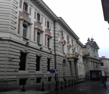 Novara (NO) – Edificio cielo/terra sito in Via Negroni, 6-8