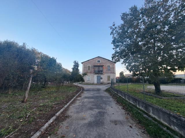 Sermoneta (LT) – Ex Assistenza Sanitaria “La Doganella”