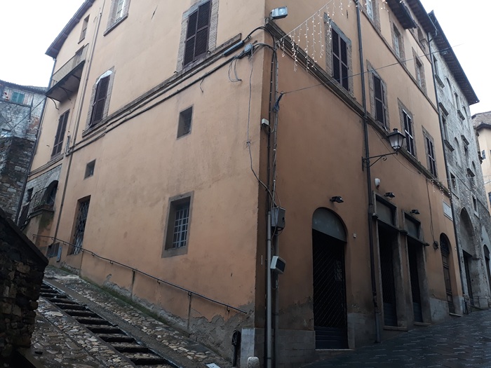 Todi (PG) – Appartamento ubicato nel centro storico