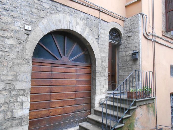 Todi (PG) – Appartamento ubicato nel centro storico